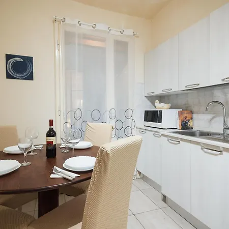 Montebello Apartment *